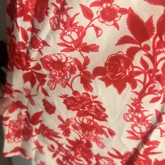 Key hole red and cream blouse - Picture 2 of 3